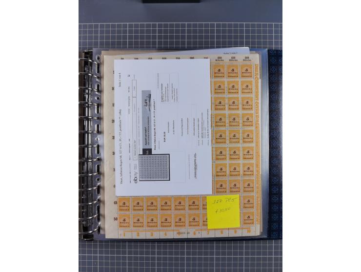 1900/23, reichhaltige und umfangreiche Bogensammlung in 9 Alben, vielfach spezialisiert nach Plattennummern, Farben und Typen