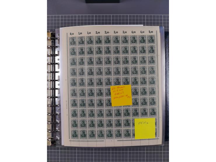 1900/23, reichhaltige und umfangreiche Bogensammlung in 9 Alben, vielfach spezialisiert nach Plattennummern, Farben und Typen
