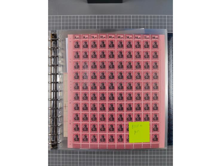 1900/23, reichhaltige und umfangreiche Bogensammlung in 9 Alben, vielfach spezialisiert nach Plattennummern, Farben und Typen