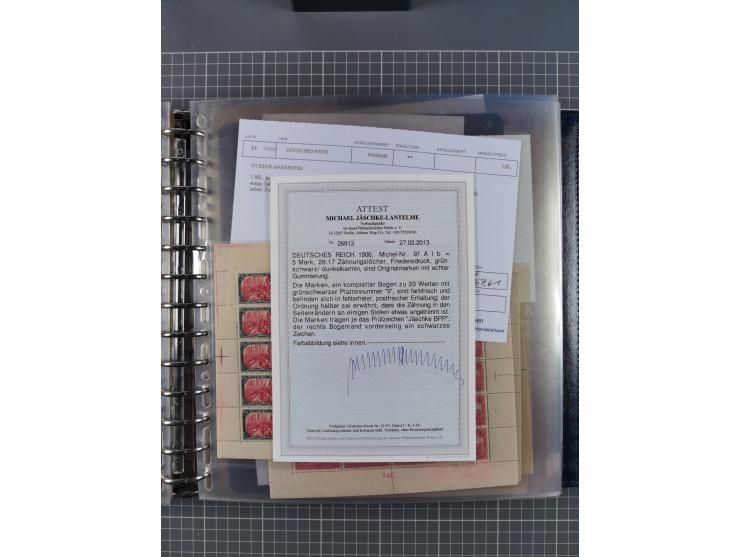 1900/23, reichhaltige und umfangreiche Bogensammlung in 9 Alben, vielfach spezialisiert nach Plattennummern, Farben und Typen