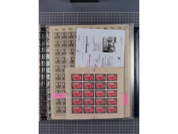 1900/23, reichhaltige und umfangreiche Bogensammlung in 9 Alben, vielfach spezialisiert nach Plattennummern, Farben und Typen