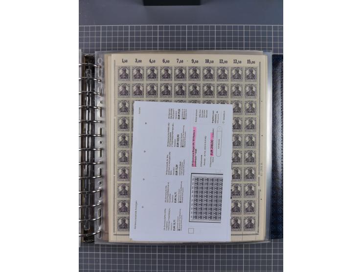 1900/23, reichhaltige und umfangreiche Bogensammlung in 9 Alben, vielfach spezialisiert nach Plattennummern, Farben und Typen