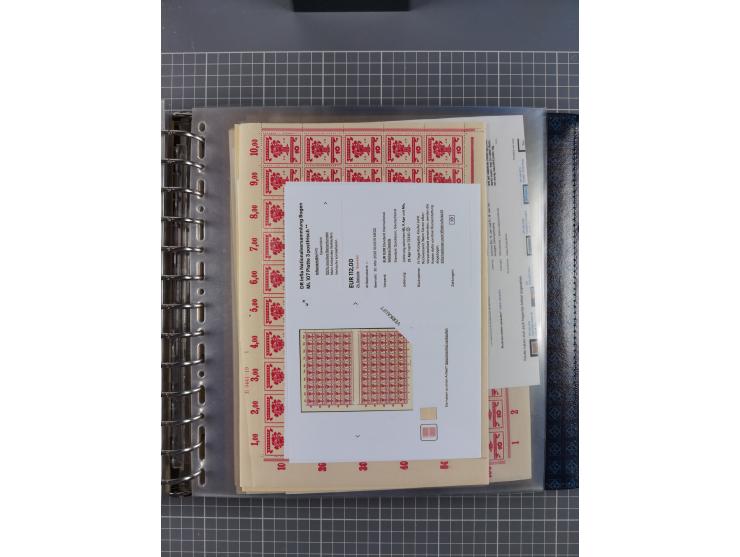 1900/23, reichhaltige und umfangreiche Bogensammlung in 9 Alben, vielfach spezialisiert nach Plattennummern, Farben und Typen