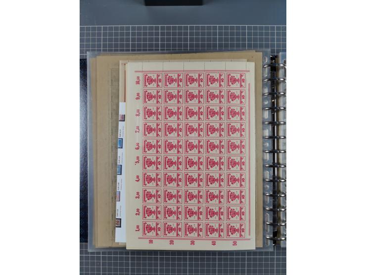 1900/23, reichhaltige und umfangreiche Bogensammlung in 9 Alben, vielfach spezialisiert nach Plattennummern, Farben und Typen