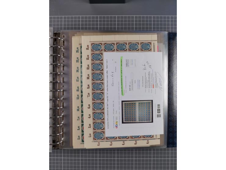 1900/23, reichhaltige und umfangreiche Bogensammlung in 9 Alben, vielfach spezialisiert nach Plattennummern, Farben und Typen