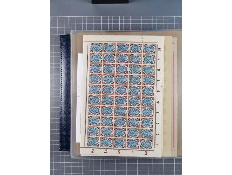 1900/23, reichhaltige und umfangreiche Bogensammlung in 9 Alben, vielfach spezialisiert nach Plattennummern, Farben und Typen