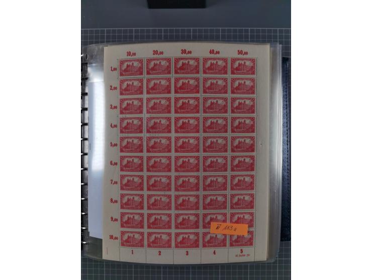 1900/23, reichhaltige und umfangreiche Bogensammlung in 9 Alben, vielfach spezialisiert nach Plattennummern, Farben und Typen