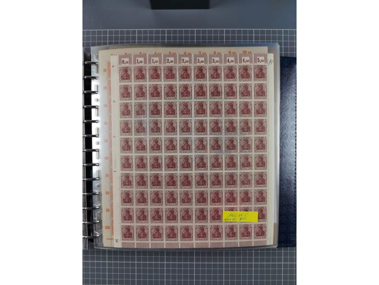 1900/23, reichhaltige und umfangreiche Bogensammlung in 9 Alben, vielfach spezialisiert nach Plattennummern, Farben und Typen