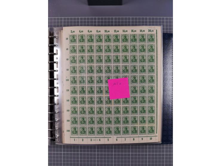 1900/23, reichhaltige und umfangreiche Bogensammlung in 9 Alben, vielfach spezialisiert nach Plattennummern, Farben und Typen