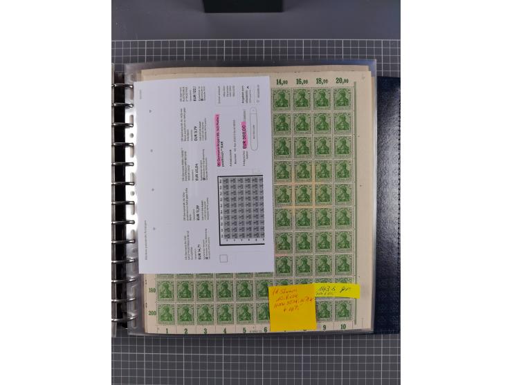 1900/23, reichhaltige und umfangreiche Bogensammlung in 9 Alben, vielfach spezialisiert nach Plattennummern, Farben und Typen