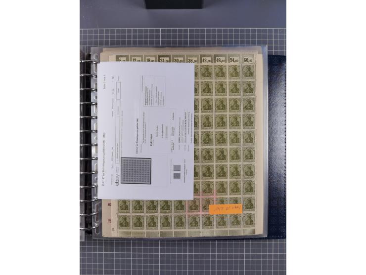 1900/23, reichhaltige und umfangreiche Bogensammlung in 9 Alben, vielfach spezialisiert nach Plattennummern, Farben und Typen