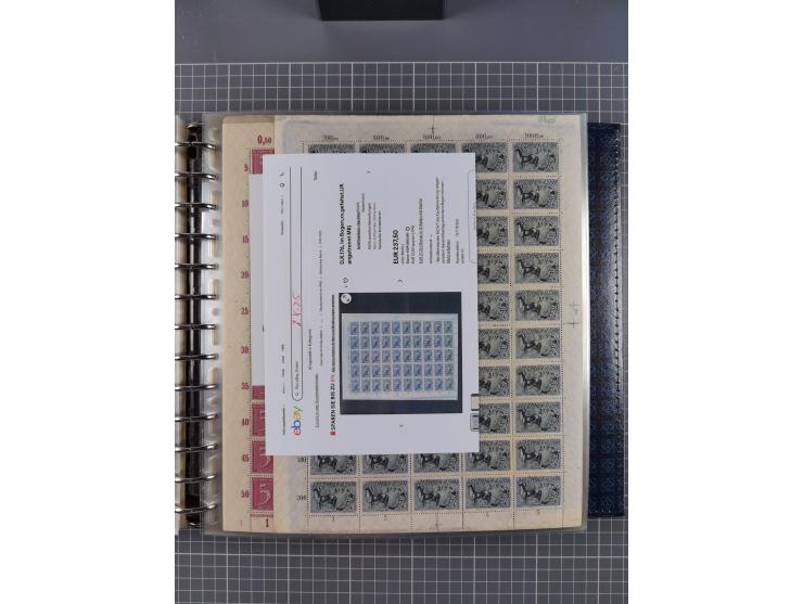 1900/23, reichhaltige und umfangreiche Bogensammlung in 9 Alben, vielfach spezialisiert nach Plattennummern, Farben und Typen