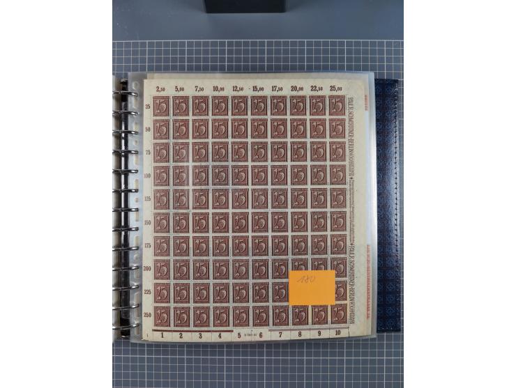1900/23, reichhaltige und umfangreiche Bogensammlung in 9 Alben, vielfach spezialisiert nach Plattennummern, Farben und Typen