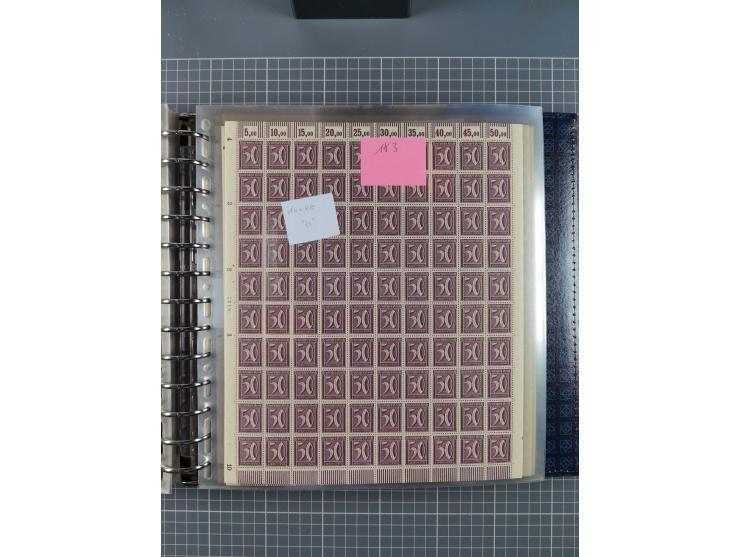 1900/23, reichhaltige und umfangreiche Bogensammlung in 9 Alben, vielfach spezialisiert nach Plattennummern, Farben und Typen