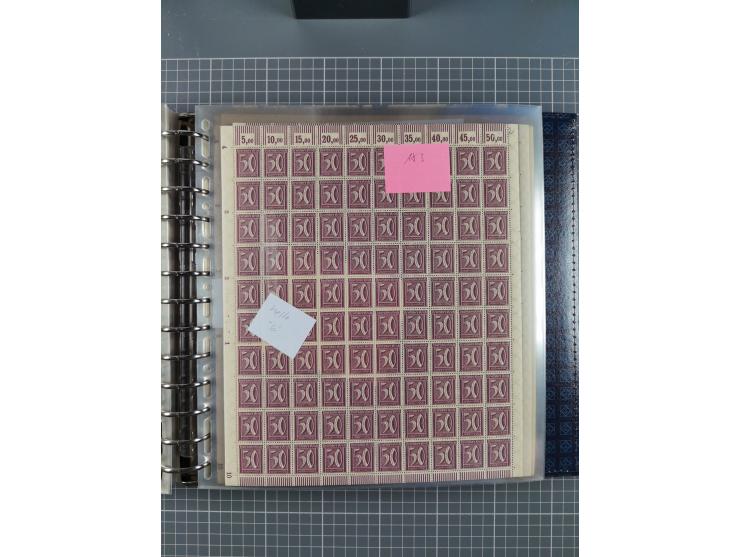 1900/23, reichhaltige und umfangreiche Bogensammlung in 9 Alben, vielfach spezialisiert nach Plattennummern, Farben und Typen