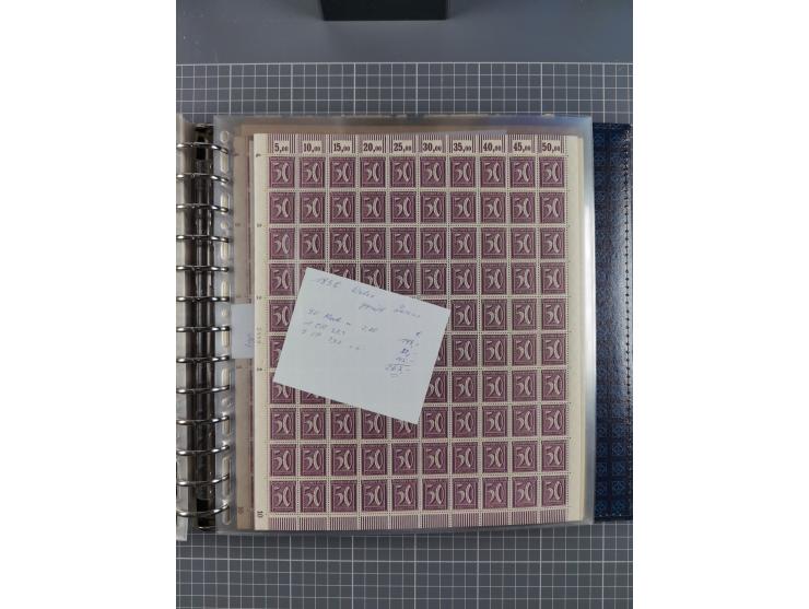 1900/23, reichhaltige und umfangreiche Bogensammlung in 9 Alben, vielfach spezialisiert nach Plattennummern, Farben und Typen