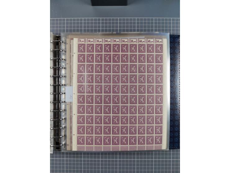 1900/23, reichhaltige und umfangreiche Bogensammlung in 9 Alben, vielfach spezialisiert nach Plattennummern, Farben und Typen