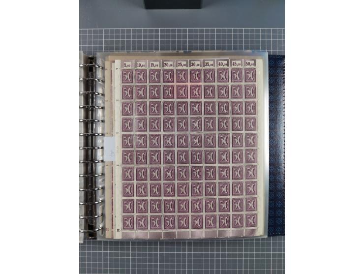 1900/23, reichhaltige und umfangreiche Bogensammlung in 9 Alben, vielfach spezialisiert nach Plattennummern, Farben und Typen