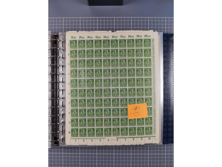 1900/23, reichhaltige und umfangreiche Bogensammlung in 9 Alben, vielfach spezialisiert nach Plattennummern, Farben und Typen