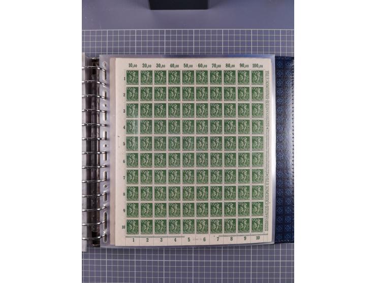 1900/23, reichhaltige und umfangreiche Bogensammlung in 9 Alben, vielfach spezialisiert nach Plattennummern, Farben und Typen