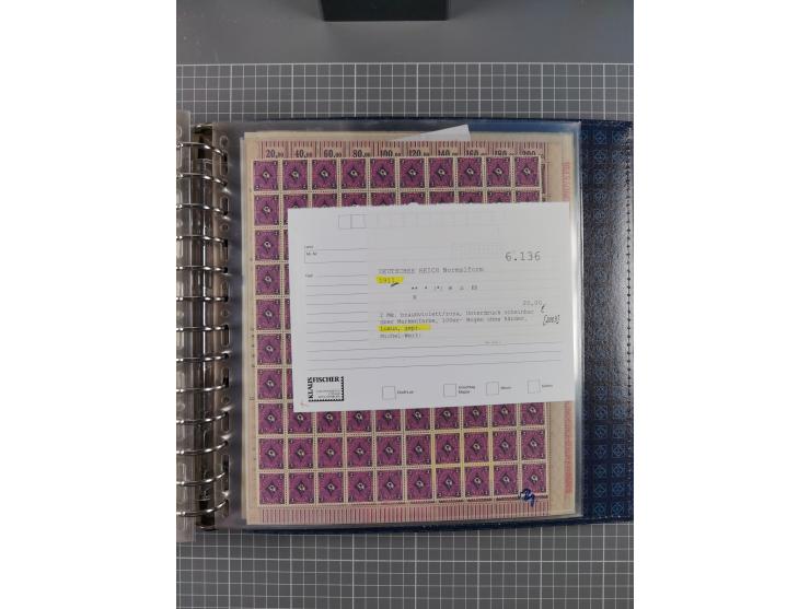 1900/23, reichhaltige und umfangreiche Bogensammlung in 9 Alben, vielfach spezialisiert nach Plattennummern, Farben und Typen