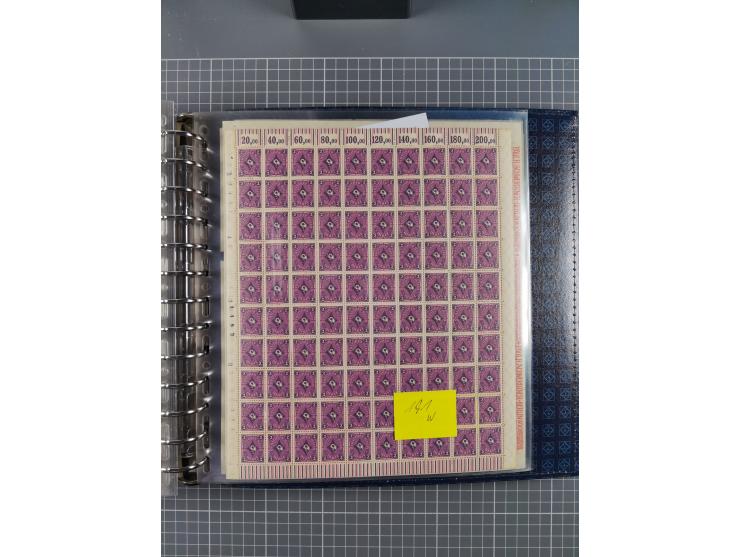 1900/23, reichhaltige und umfangreiche Bogensammlung in 9 Alben, vielfach spezialisiert nach Plattennummern, Farben und Typen