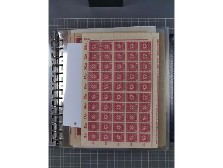 1900/23, reichhaltige und umfangreiche Bogensammlung in 9 Alben, vielfach spezialisiert nach Plattennummern, Farben und Typen