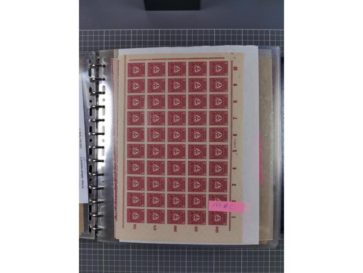 1900/23, reichhaltige und umfangreiche Bogensammlung in 9 Alben, vielfach spezialisiert nach Plattennummern, Farben und Typen