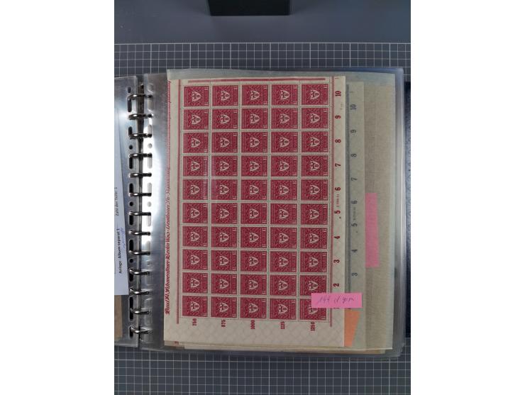 1900/23, reichhaltige und umfangreiche Bogensammlung in 9 Alben, vielfach spezialisiert nach Plattennummern, Farben und Typen