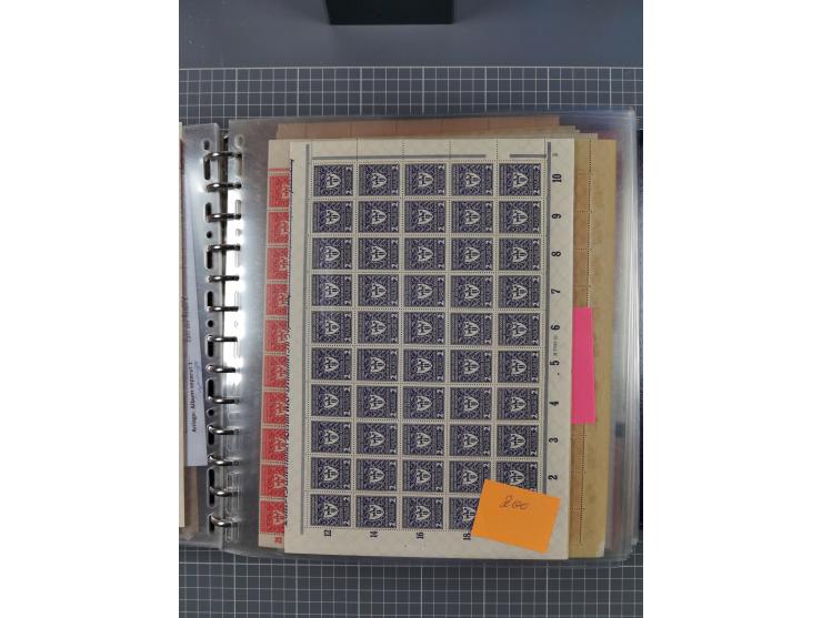 1900/23, reichhaltige und umfangreiche Bogensammlung in 9 Alben, vielfach spezialisiert nach Plattennummern, Farben und Typen