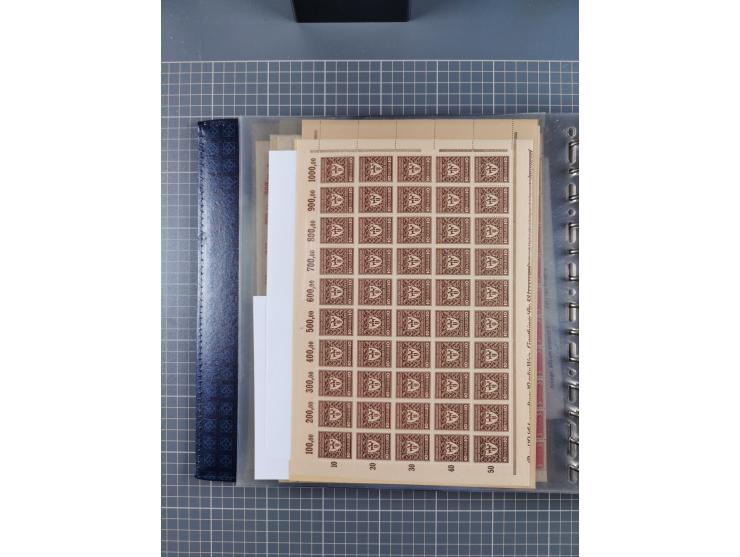 1900/23, reichhaltige und umfangreiche Bogensammlung in 9 Alben, vielfach spezialisiert nach Plattennummern, Farben und Typen