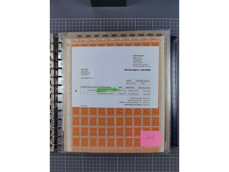 1900/23, reichhaltige und umfangreiche Bogensammlung in 9 Alben, vielfach spezialisiert nach Plattennummern, Farben und Typen