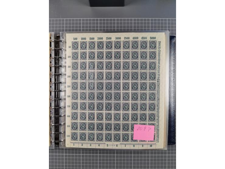 1900/23, reichhaltige und umfangreiche Bogensammlung in 9 Alben, vielfach spezialisiert nach Plattennummern, Farben und Typen