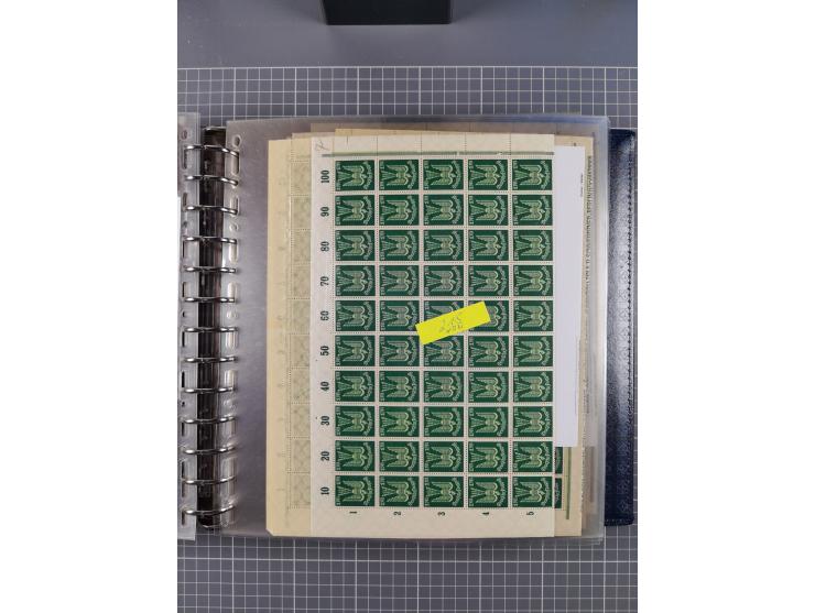 1900/23, reichhaltige und umfangreiche Bogensammlung in 9 Alben, vielfach spezialisiert nach Plattennummern, Farben und Typen
