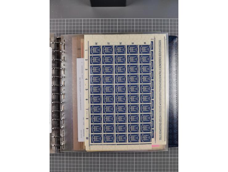 1900/23, reichhaltige und umfangreiche Bogensammlung in 9 Alben, vielfach spezialisiert nach Plattennummern, Farben und Typen