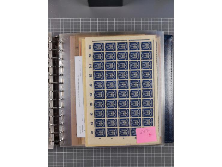 1900/23, reichhaltige und umfangreiche Bogensammlung in 9 Alben, vielfach spezialisiert nach Plattennummern, Farben und Typen