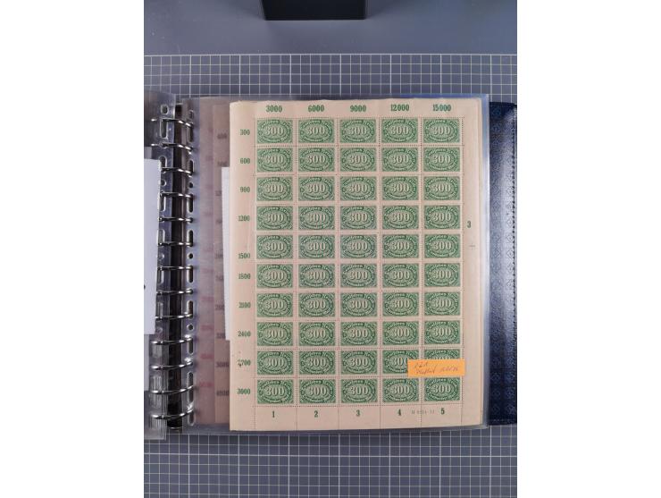 1900/23, reichhaltige und umfangreiche Bogensammlung in 9 Alben, vielfach spezialisiert nach Plattennummern, Farben und Typen