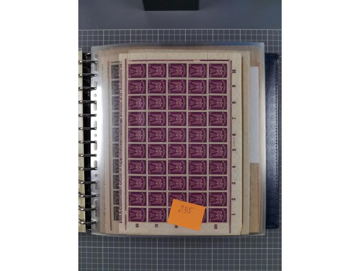 1900/23, reichhaltige und umfangreiche Bogensammlung in 9 Alben, vielfach spezialisiert nach Plattennummern, Farben und Typen