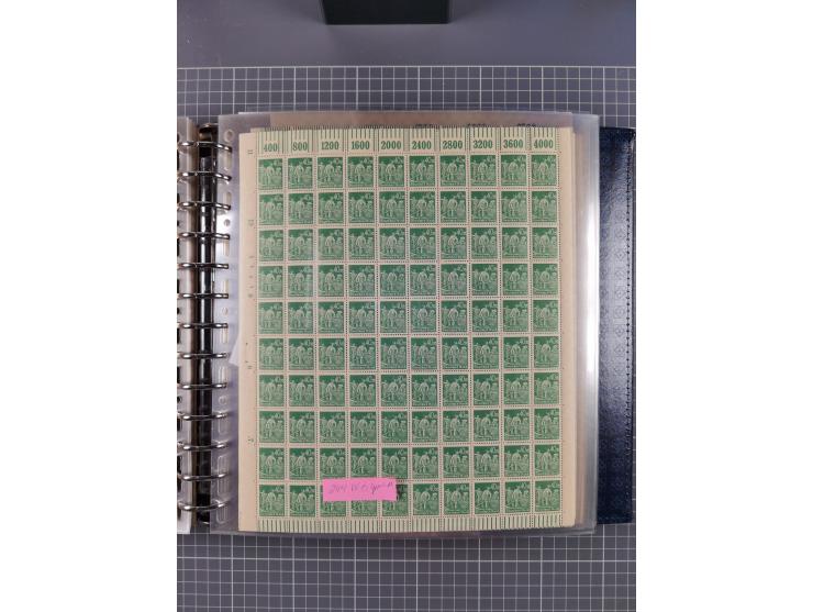 1900/23, reichhaltige und umfangreiche Bogensammlung in 9 Alben, vielfach spezialisiert nach Plattennummern, Farben und Typen