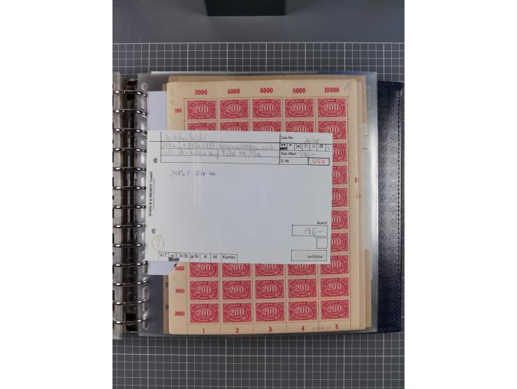 1900/23, reichhaltige und umfangreiche Bogensammlung in 9 Alben, vielfach spezialisiert nach Plattennummern, Farben und Typen