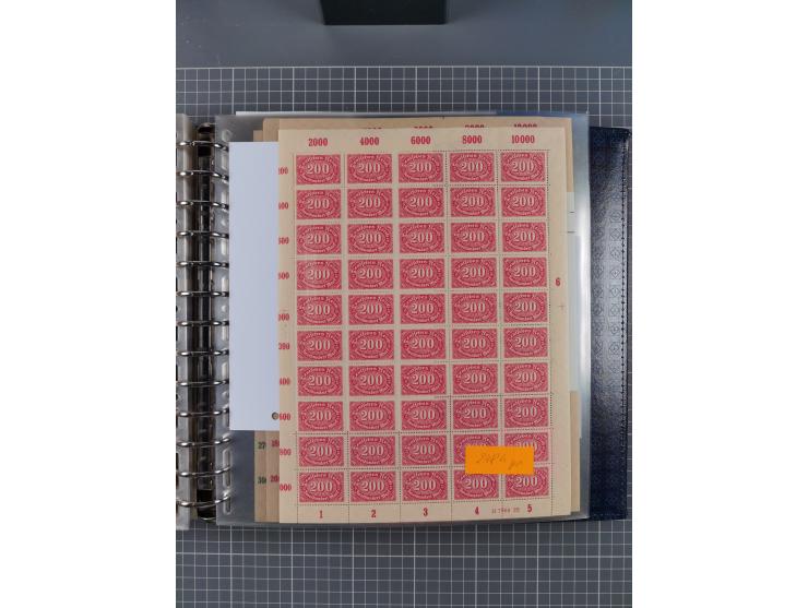 1900/23, reichhaltige und umfangreiche Bogensammlung in 9 Alben, vielfach spezialisiert nach Plattennummern, Farben und Typen