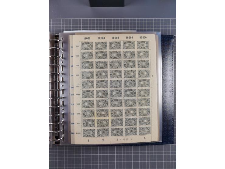 1900/23, reichhaltige und umfangreiche Bogensammlung in 9 Alben, vielfach spezialisiert nach Plattennummern, Farben und Typen