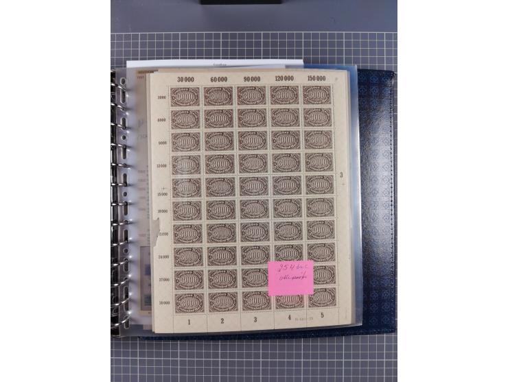 1900/23, reichhaltige und umfangreiche Bogensammlung in 9 Alben, vielfach spezialisiert nach Plattennummern, Farben und Typen