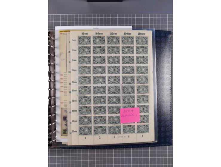 1900/23, reichhaltige und umfangreiche Bogensammlung in 9 Alben, vielfach spezialisiert nach Plattennummern, Farben und Typen