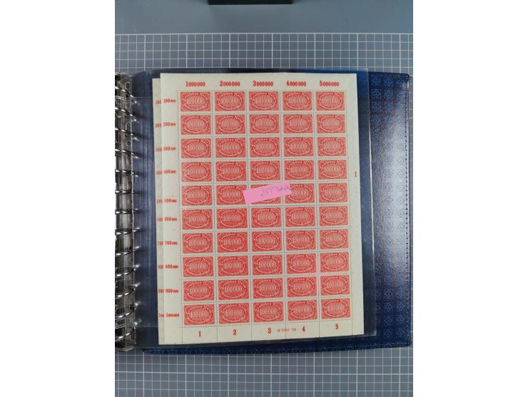 1900/23, reichhaltige und umfangreiche Bogensammlung in 9 Alben, vielfach spezialisiert nach Plattennummern, Farben und Typen