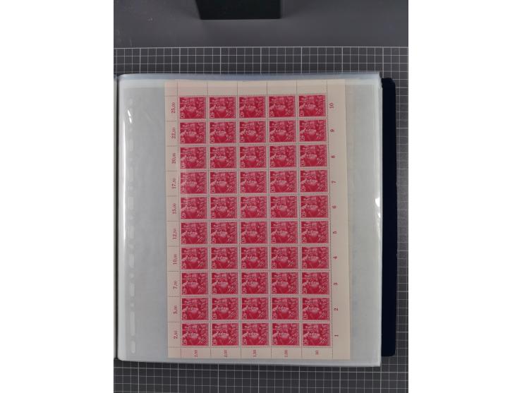 1912/45, kleine Partie Bogen, dabei Mi. I, 110b mit Plattenfehler I, 909-910, Einheitsgeberbogen, etc.