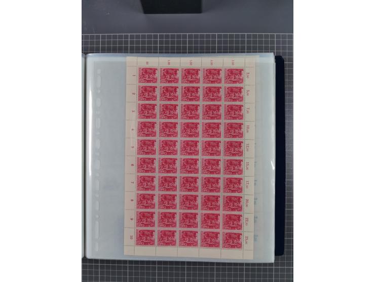 1912/45, kleine Partie Bogen, dabei Mi. I, 110b mit Plattenfehler I, 909-910, Einheitsgeberbogen, etc.