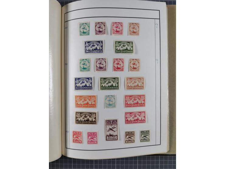 1880/1980 (ca.), alte Sammlung in 3 Bänden, dabei schöne Teile Saar, Danzig und Kolonien sowie Deutschland nach 1945&nbsp;