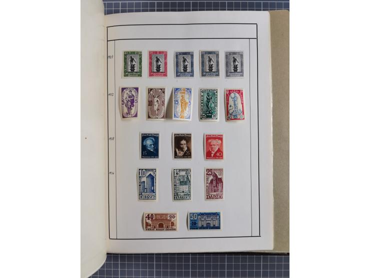 1880/1980 (ca.), alte Sammlung in 3 Bänden, dabei schöne Teile Saar, Danzig und Kolonien sowie Deutschland nach 1945&nbsp;