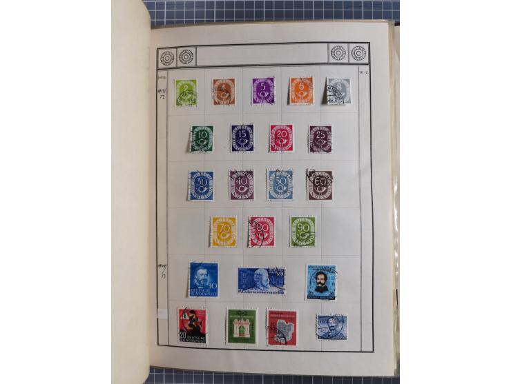 1880/1980 (ca.), alte Sammlung in 3 Bänden, dabei schöne Teile Saar, Danzig und Kolonien sowie Deutschland nach 1945&nbsp;